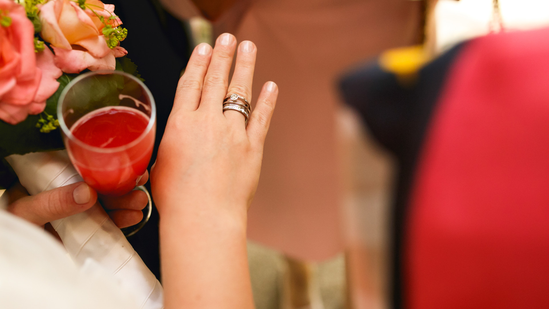 Chevalière pour femme : histoire, tendances et conseils pour choisir sa bague emblématique